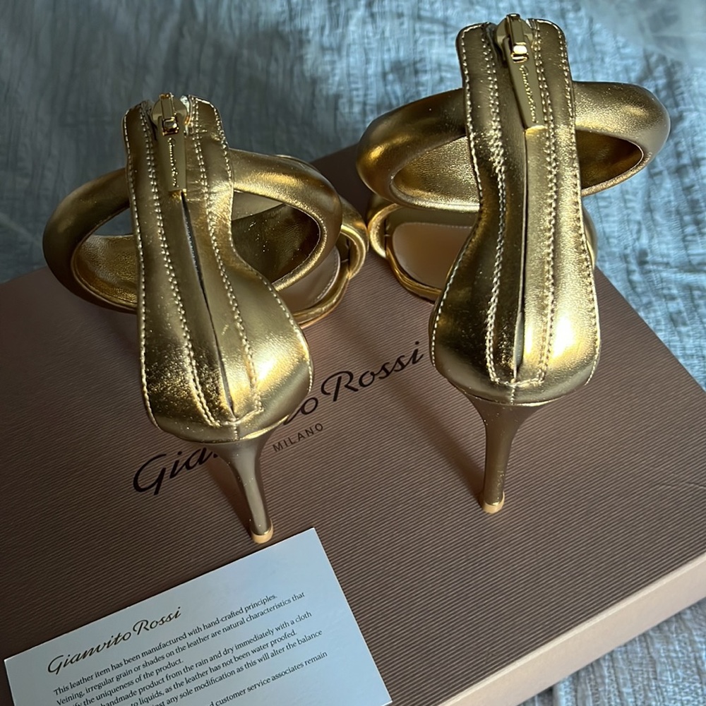 Gianvito Rossi gold heels - Picture 3 of 6